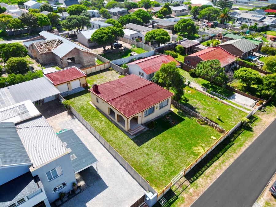 3 Bedroom Property for Sale in Sandbaai Western Cape